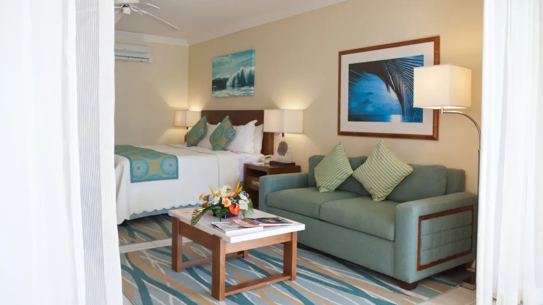Turtle-Beach-Ocean-View-Junior-Suite-Sofa
