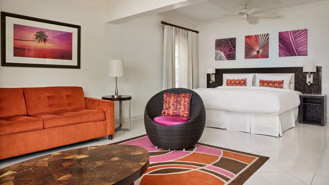 Crystal-Cove-Pool-Garden-View-Junior-Suite-Full-Room