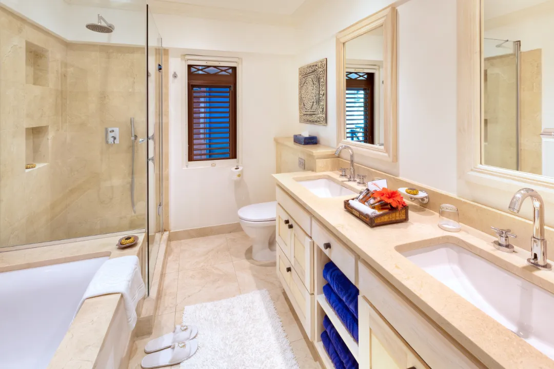 The-Sandpiper-One-Bedroom-Suite-Bathroom