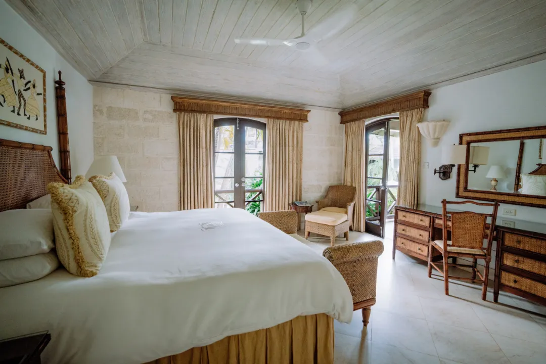 The-Sandpiper-One-Bedroom-Suite-Bedroom