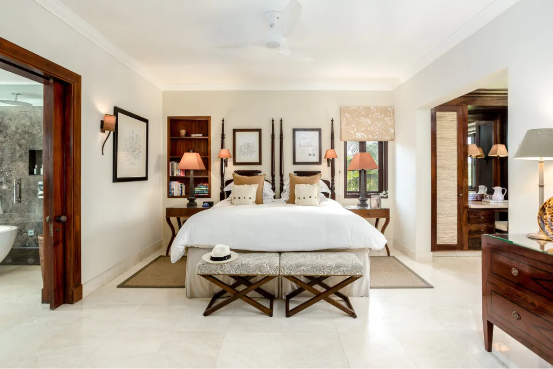 The-Sandpiper-Treetop-Suite-Bedroom