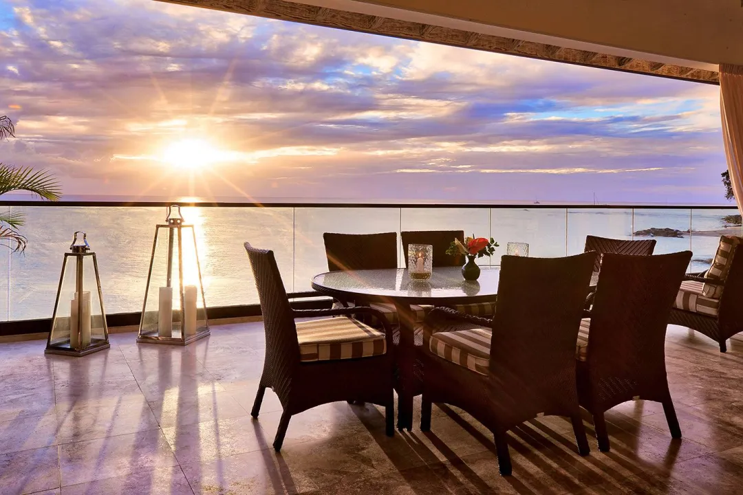 The-Sandpiper-Curlew-Dining