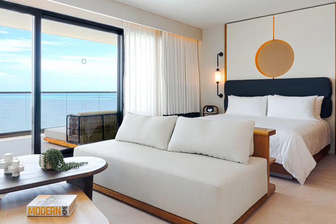 Central Oceanfront Room - King Bed