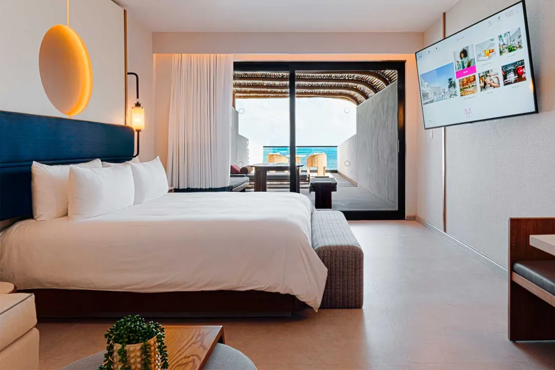 Friends and Family Sundeck Suite - King Bed