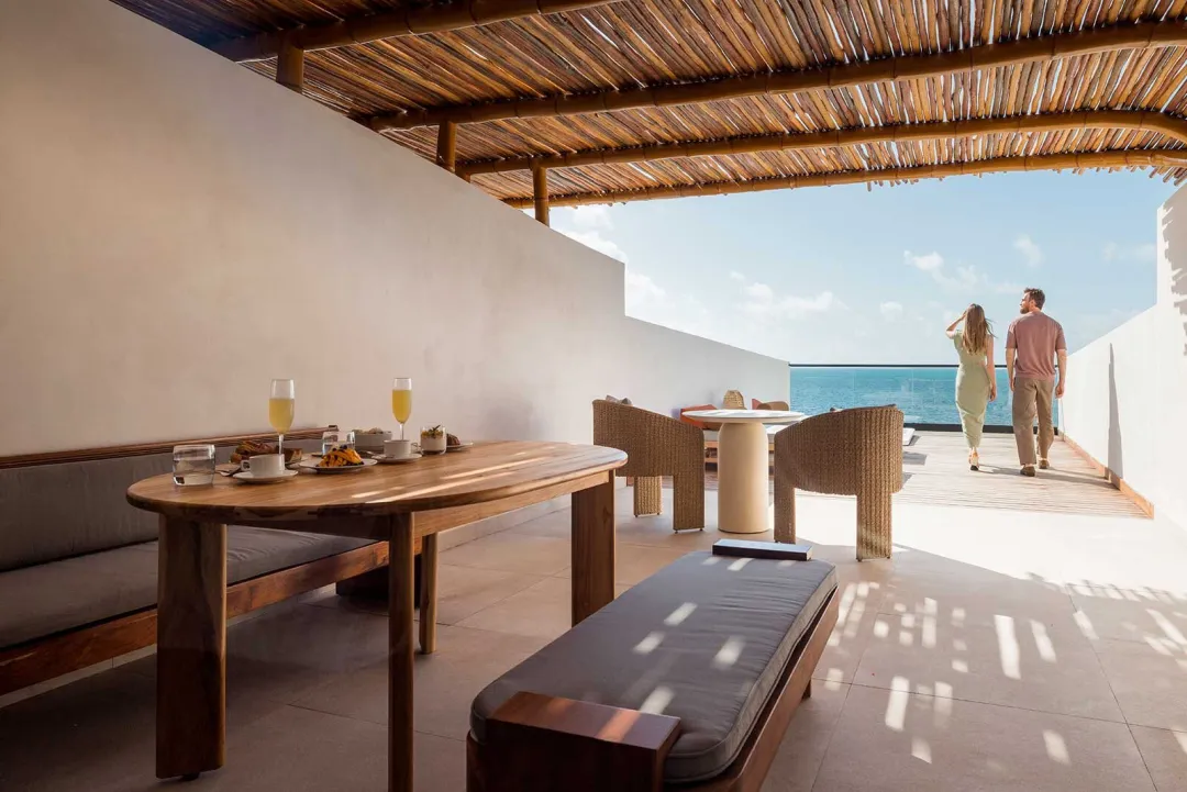 Friends and Family Sundeck Suite - Terrace Dining