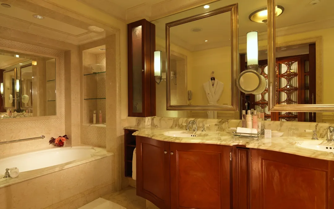 Sandy-Lane-Orchid-Room-Bathroom