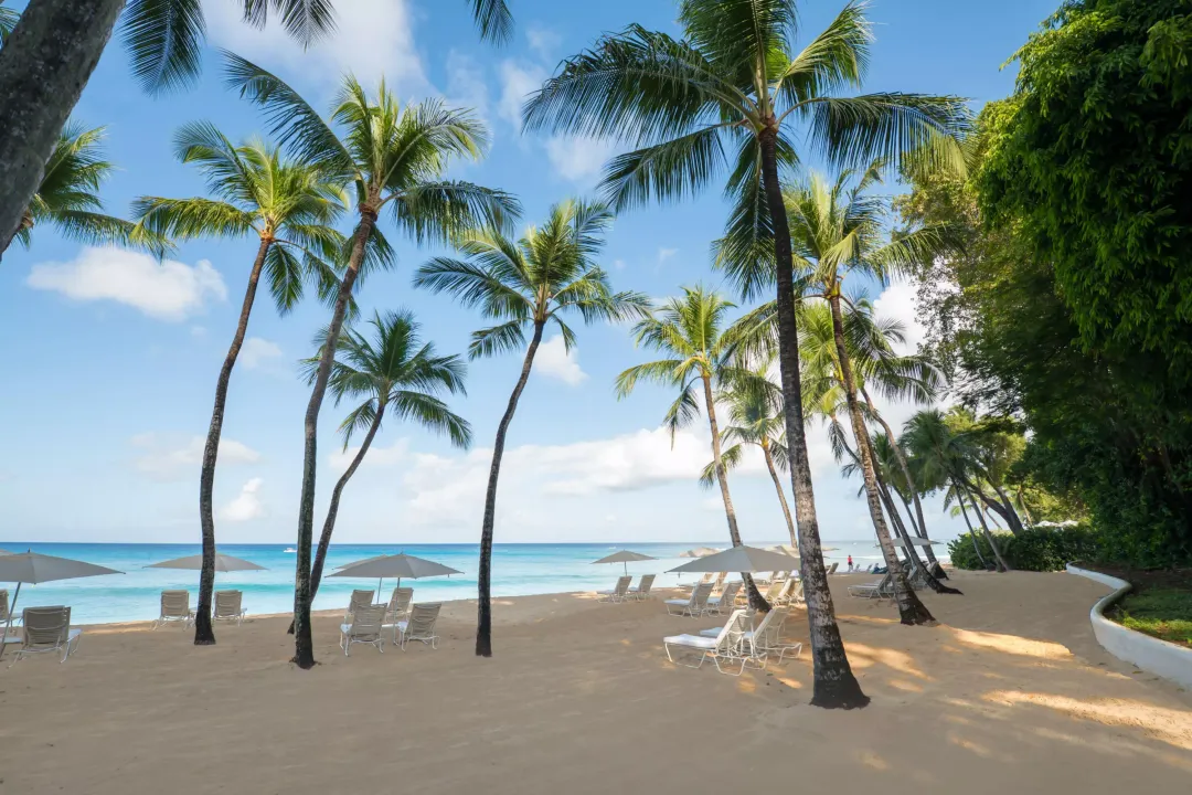 Fairmont-Royal-Pavilion-Beach