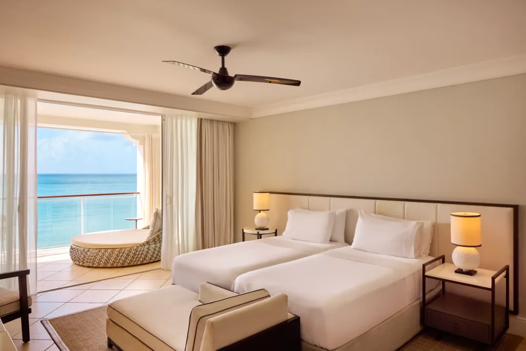 Fairmont-Royal-Pavilion-Signature-Oceanfront-Room-Twin-Beds