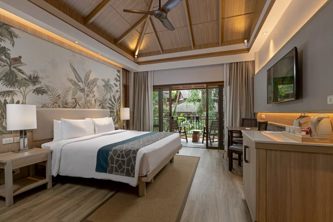 Khao-Lak-Merlin-Superior-Room-King-Bed