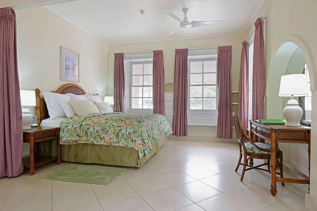 Southern-Palms-Beach-Resort-Junior-Suite