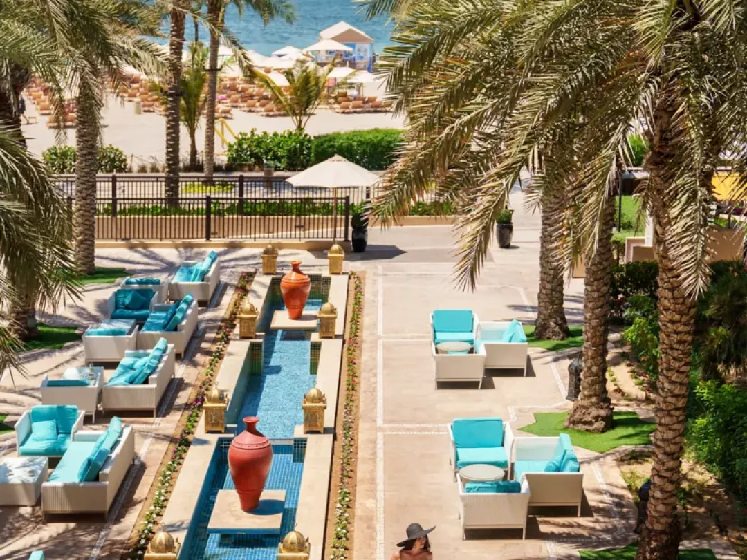 Fairmont-The-Palm-Walkway