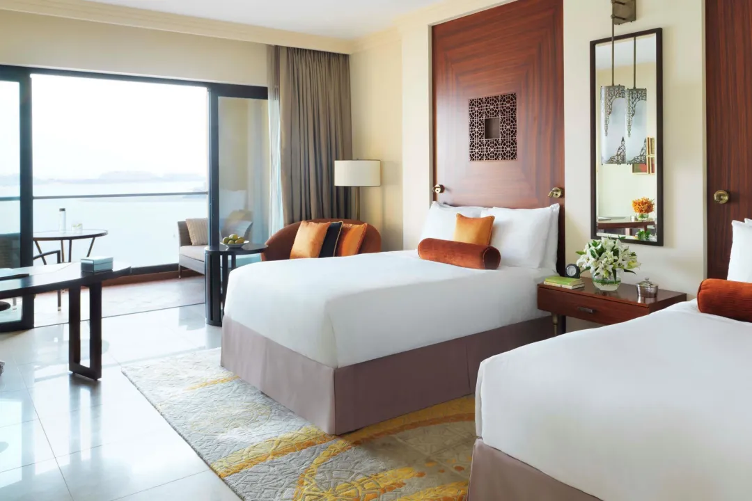 Fairmont-The-Palm-Deluxe-Double-Queen-Sea-View