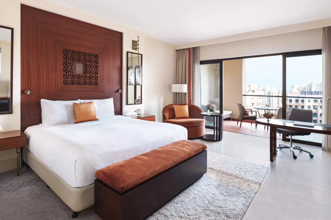 Fairmont-The-Palm-King-Room-Partial-Sea-View