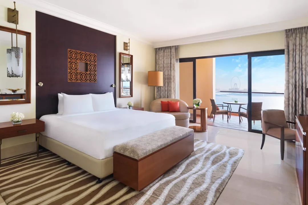 Fairmont-The-Palm-Deluxe-King-Sea-View-Room
