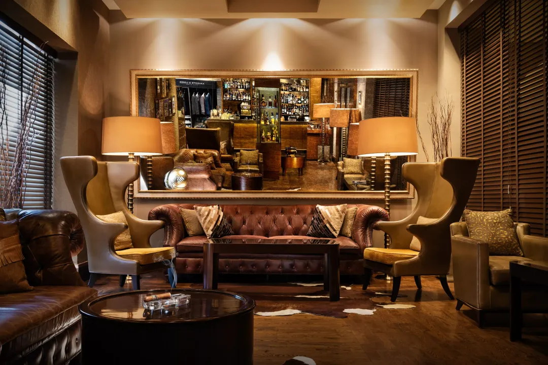 Fairmont-The-Palm-Cigar-Room