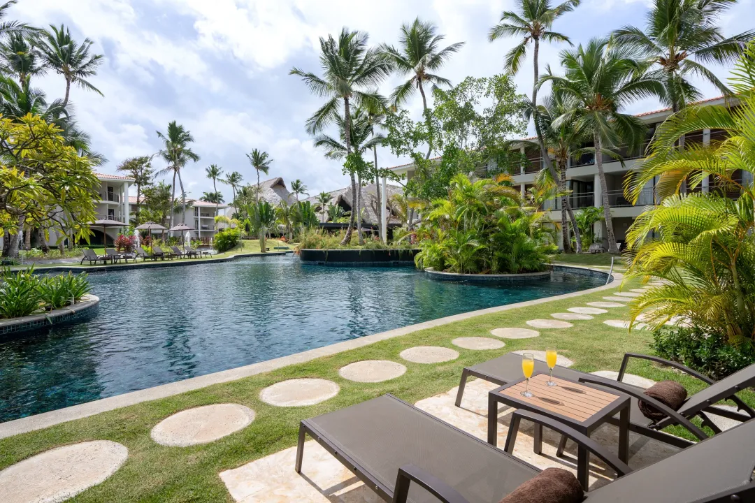 Odysseys Travel - Dreams Flora - Suite Terrace Lounge