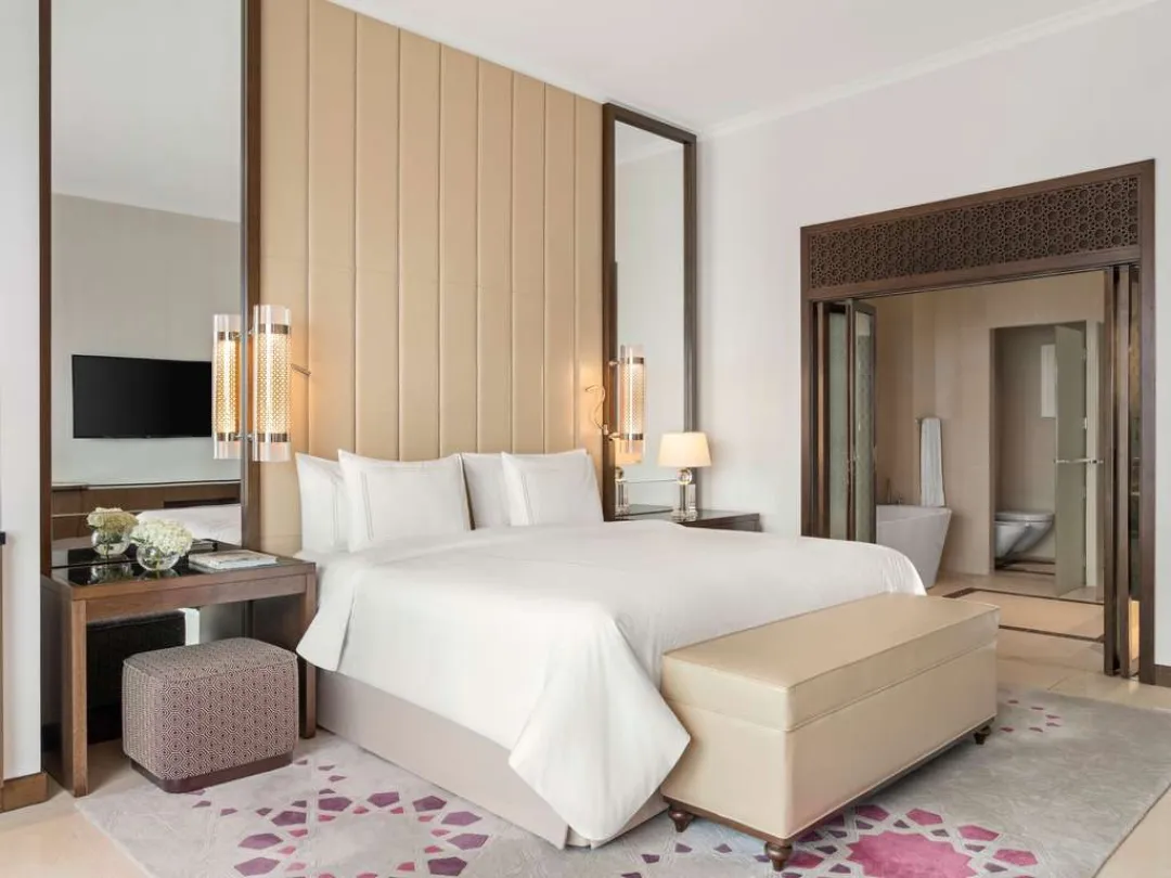 Rixos-Marina-Abu-Dhabi-Superior-Room