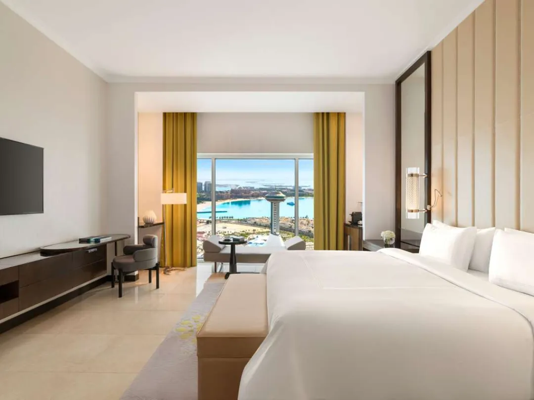 Rixos-Marina-Abu-Dhabi-Deluxe-Room-Corniche-View-Detail