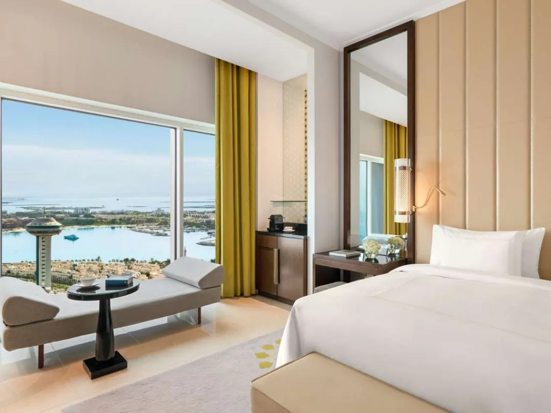 Rixos-Marina-Abu-Dhabi-Deluxe-Room-Corniche-View-Sofa