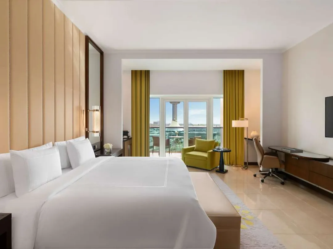 Rixos-Marina-Abu-Dhabi-Premium-Room-Corniche-View-View