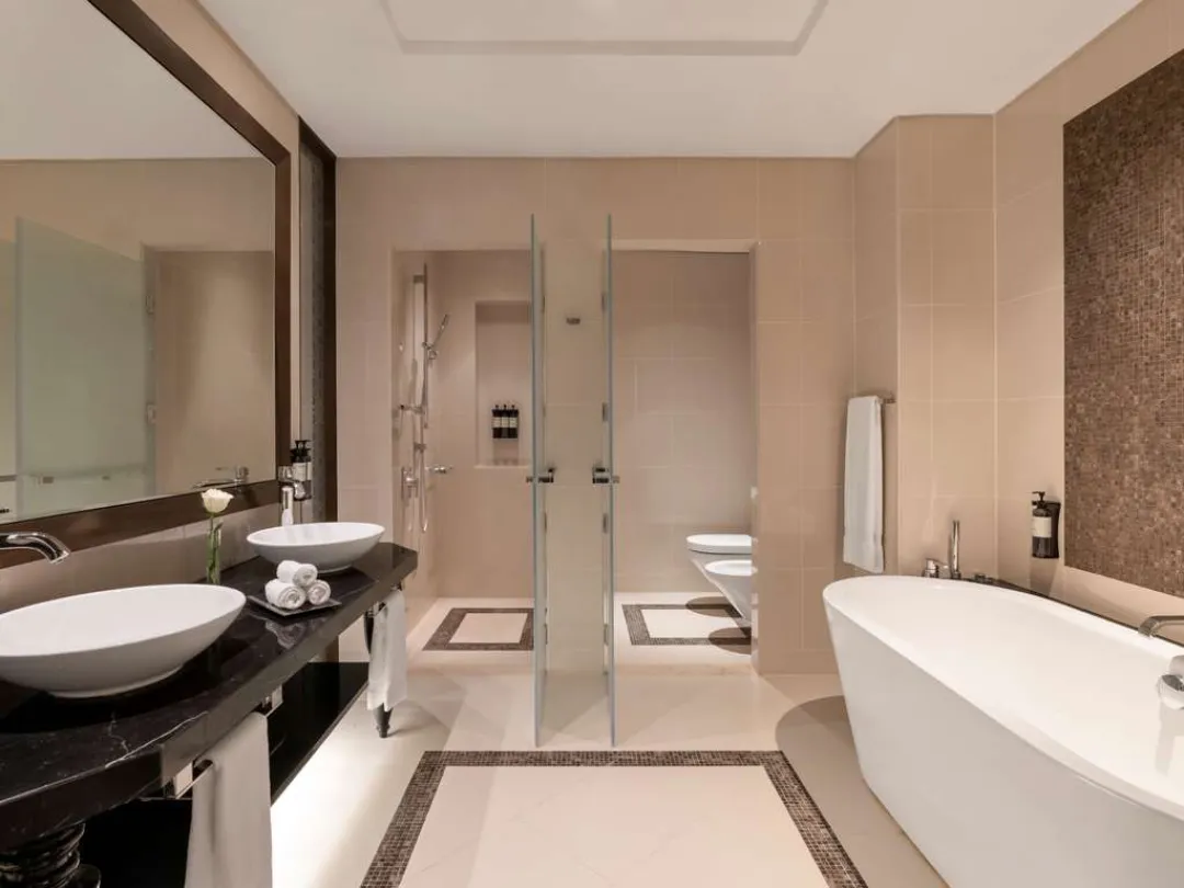 Rixos-Marina-Abu-Dhabi-Premium-Sea-View-Room-Bathroom-detail