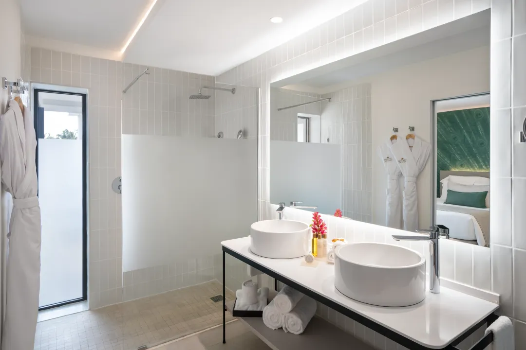Odysseys Travel - Dreams Flora - Junior Suite Swim Up - Bathroom View