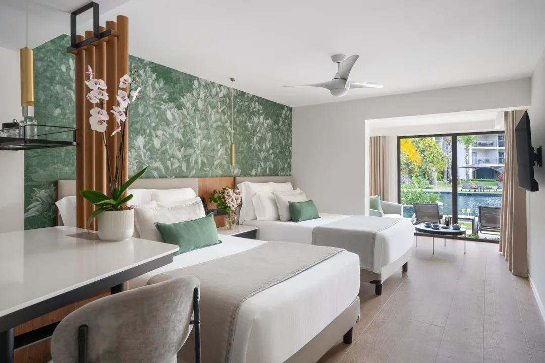 Odysseys Travel - Dreams Flora - Junior Suite Swim Up - Twin Bed
