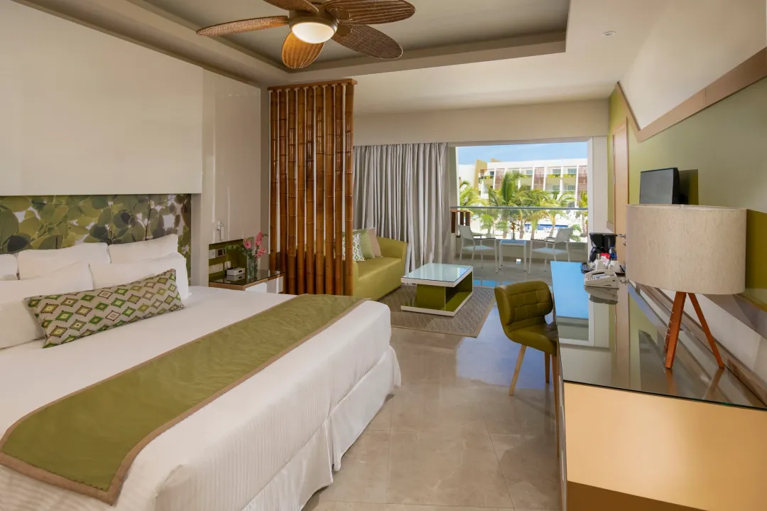 Odysseys Travel - Dreams Onyx - Junior Suite Garden View - King Bed