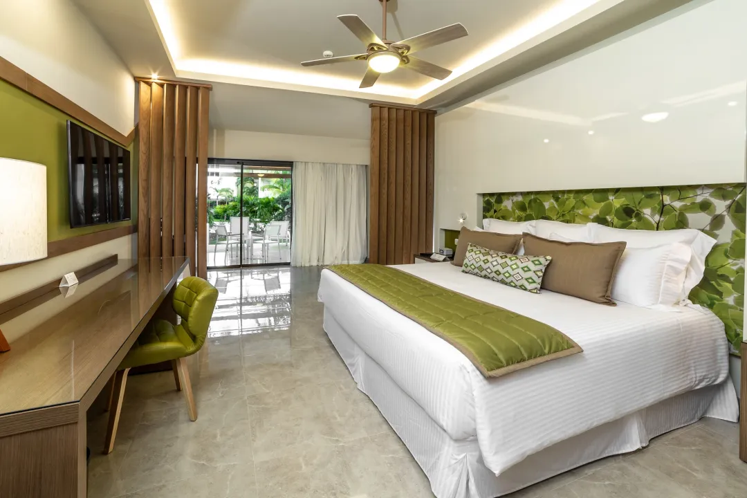 Odysseys Travel - Dreams Onyx - Premium Junior Suite Tropical View - King Bed