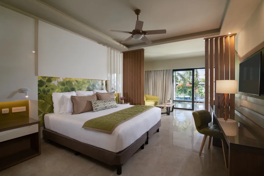 Odysseys Travel - Dreams Onyx - Premium Junior Suite Pool View - King Bed