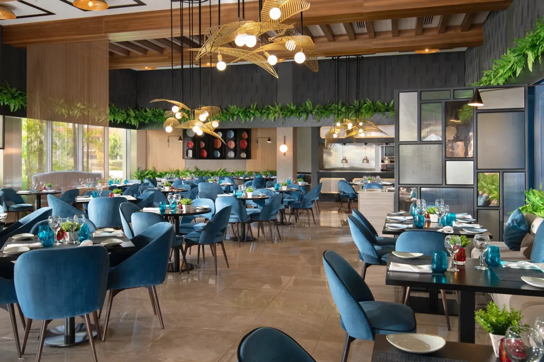 Odysseys Travel - Dreams Onyx - Bluewater Grill - Dining Area