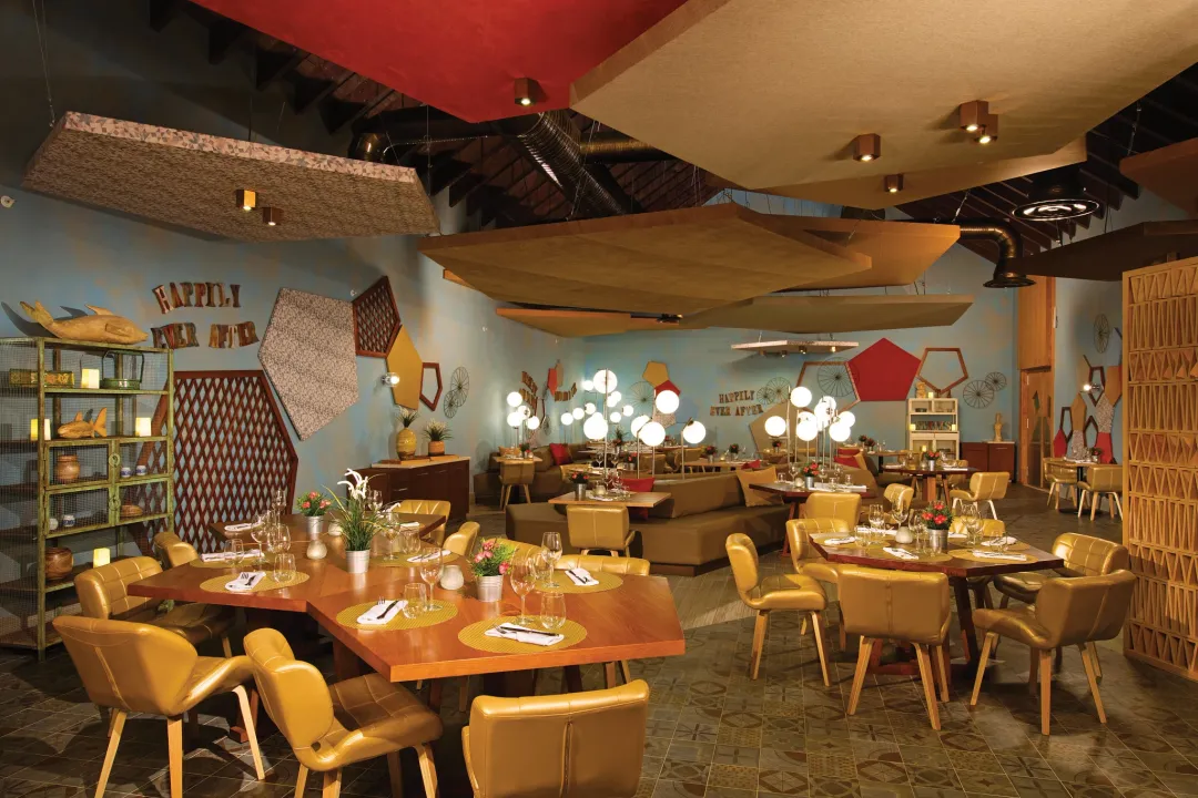 Odysseys Travel - Dreams Onyx - Cin Cin - Dining Area