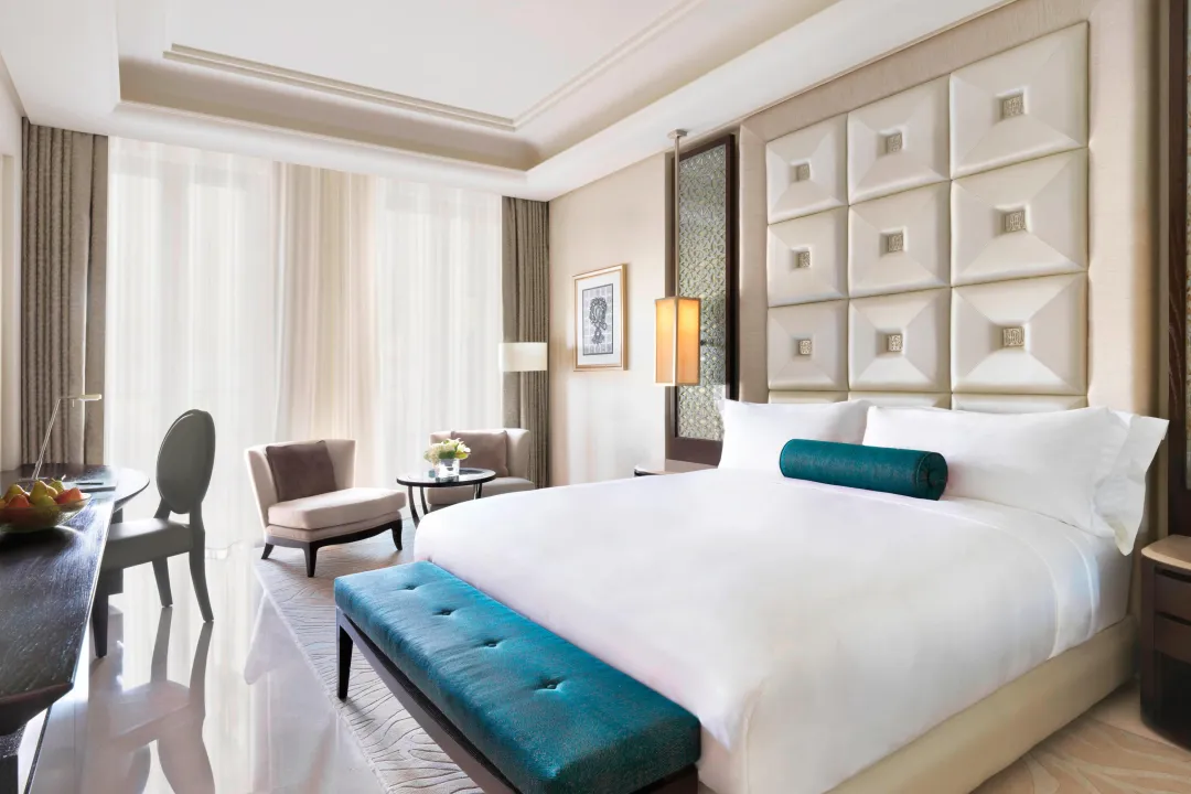 Al-Bustan-Palace-Deluxe-Garden-View-King-Bed