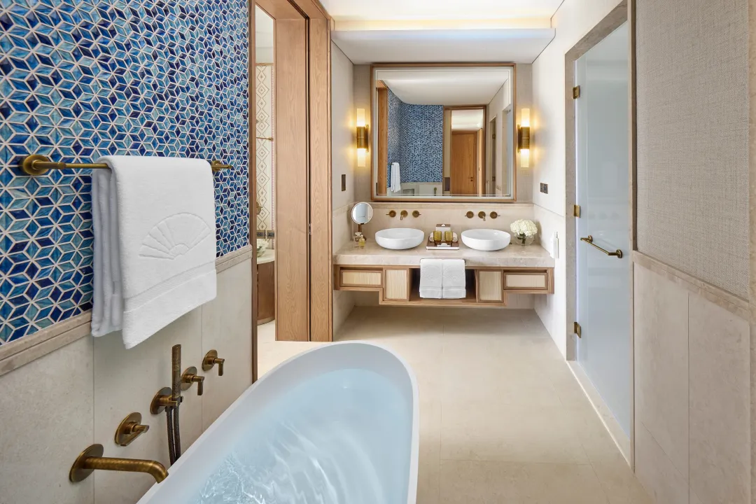 Mandarin-Oriental-Superior-Room-Bathroom