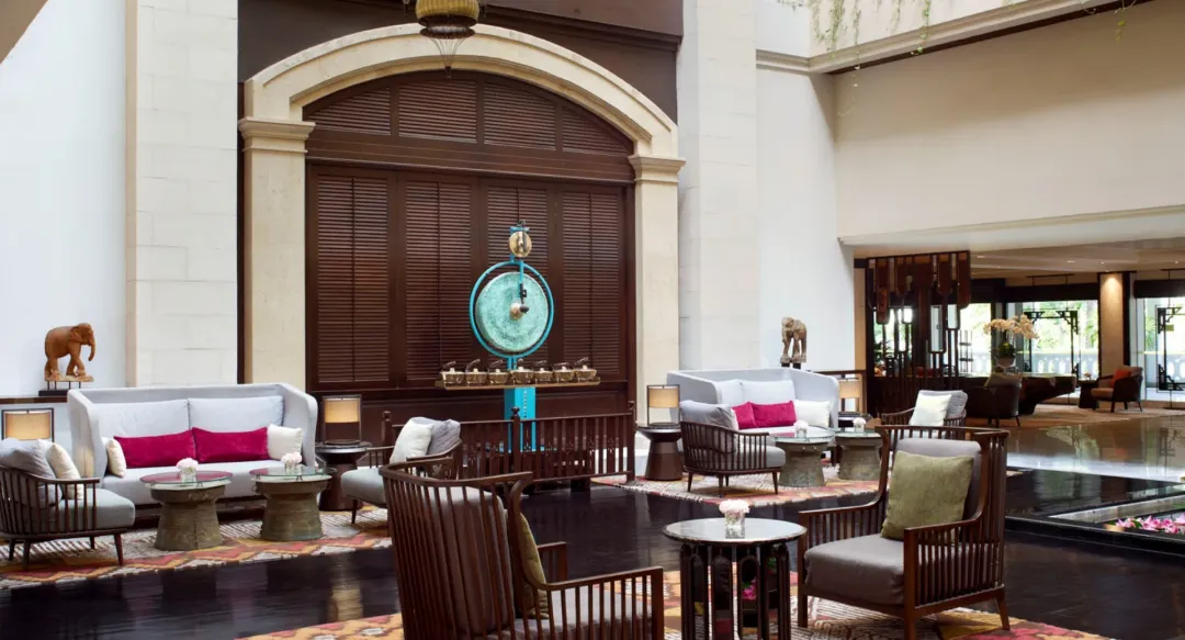 Anantara-Riverside-Bangkok-Lobby