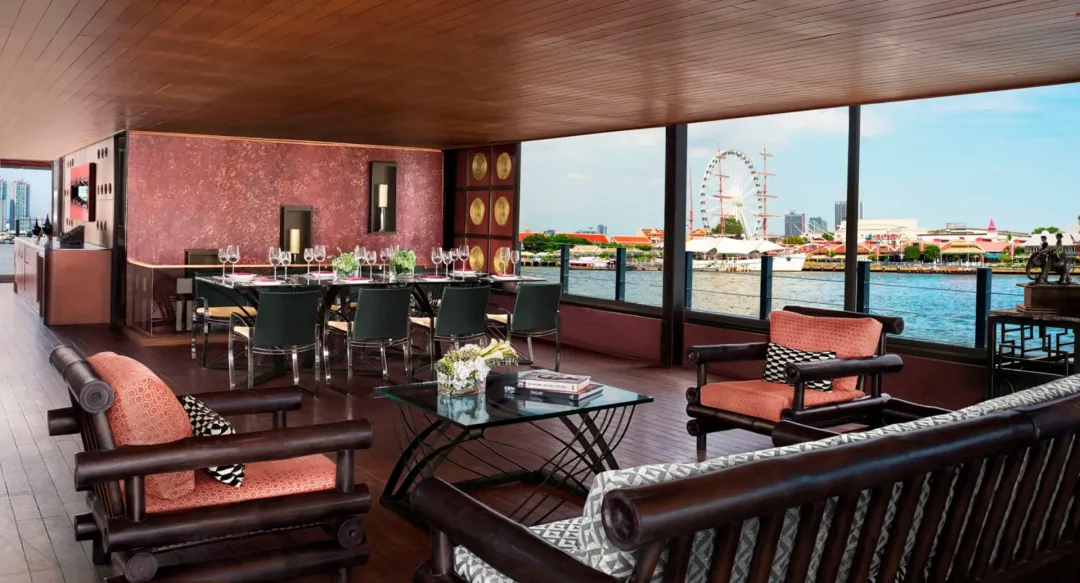 Anantara-Riverside-Bangkok-Loy-Pela