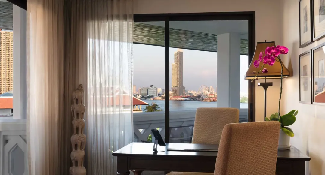 Anantara-Riverside-Bangkok-Junior-River-View-Suite-Detail