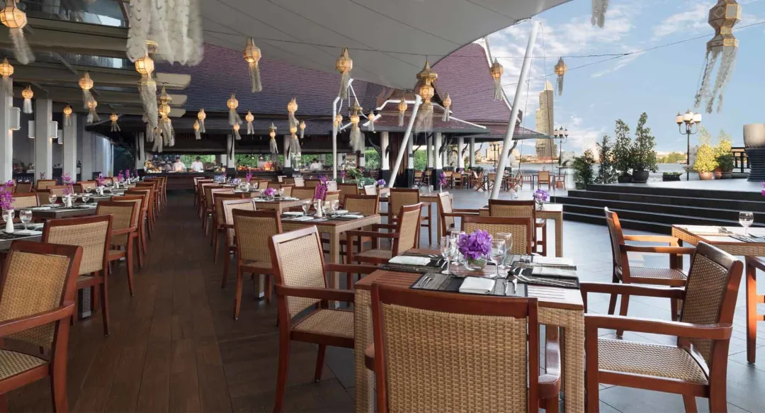 Anantara-Riverside-Bangkok-Riverside-Terrace