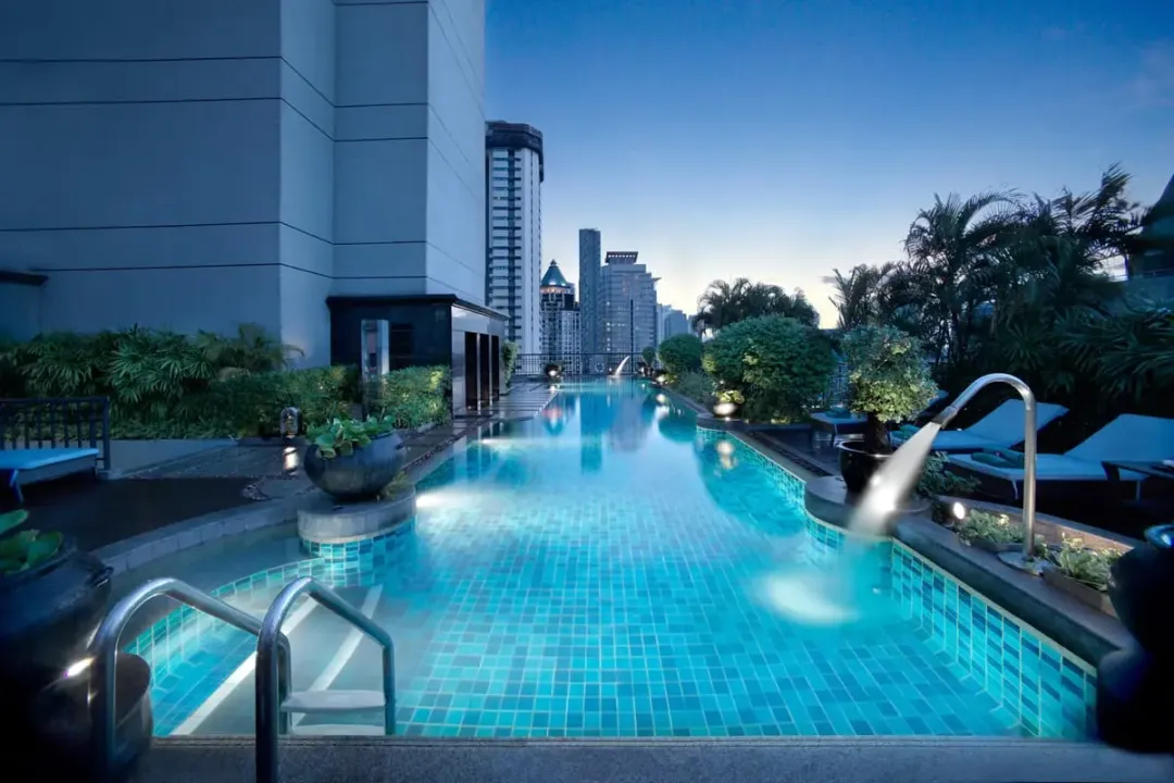 Banyan-Tree-Bangkok-Pool