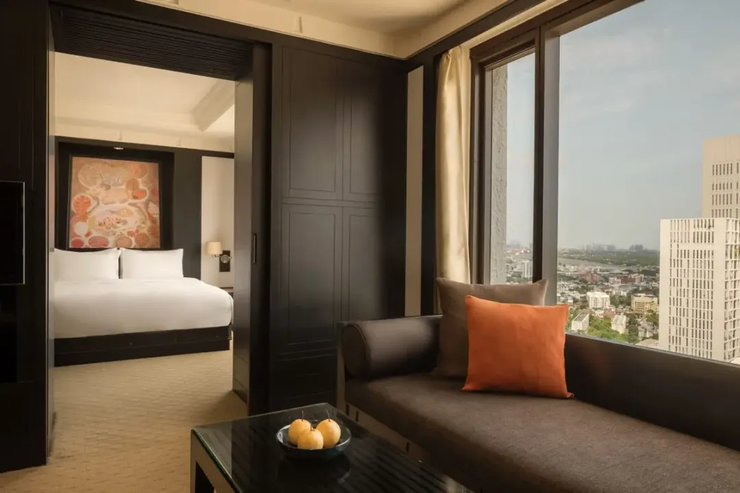 Banyan-Tree-Bangkok-Skyline-City-King