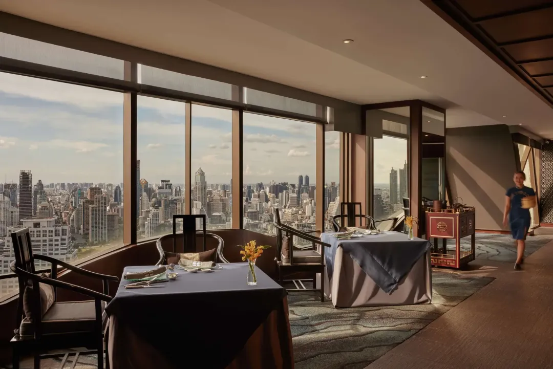 Banyan-Tree-Bangkok-Bai-Yun