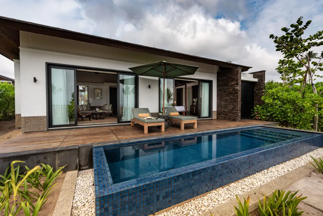 The-Residence-Bintan-Deluxe-Beachfront-Villa-Exterior