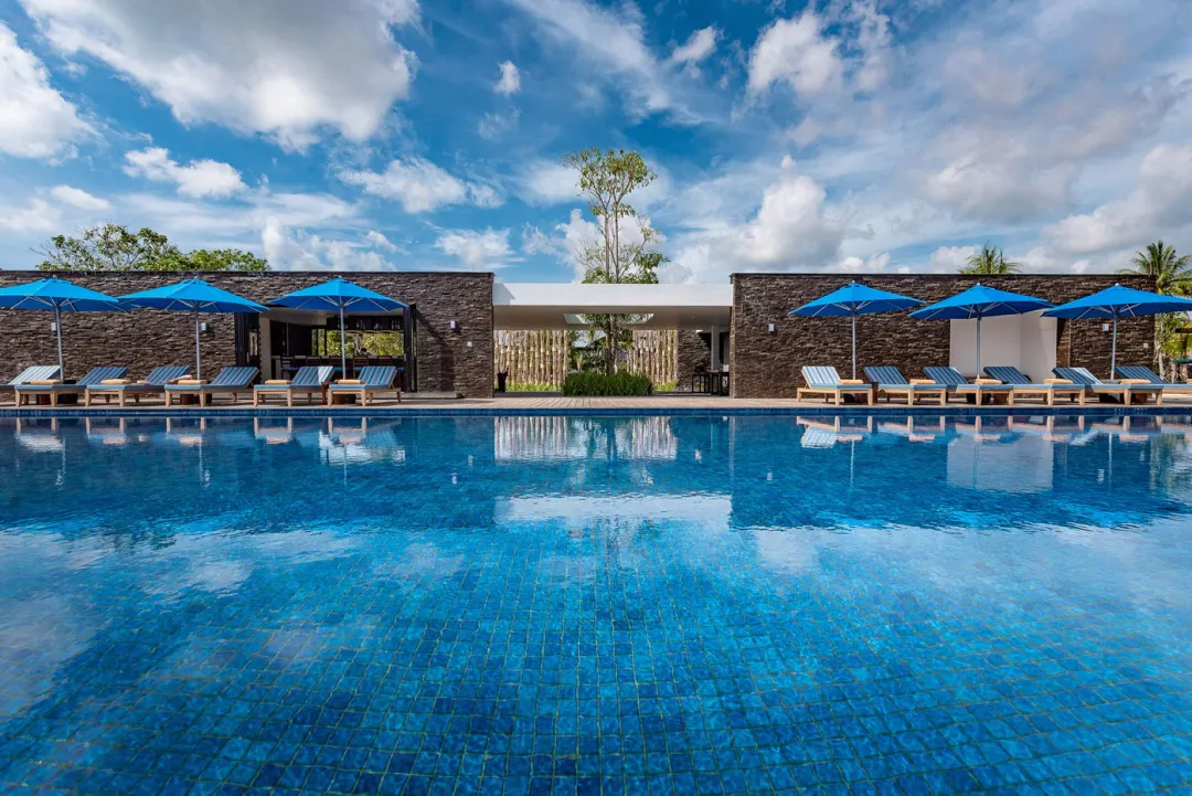The-Residence-Bintan-Pool-Beds
