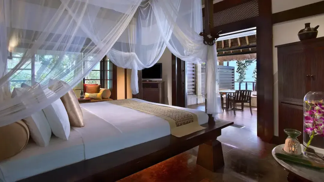Banyan-Tree-Bintan-Two-Bedroom-Rainforest-Oceanfront-Villa-Master-Bedroom