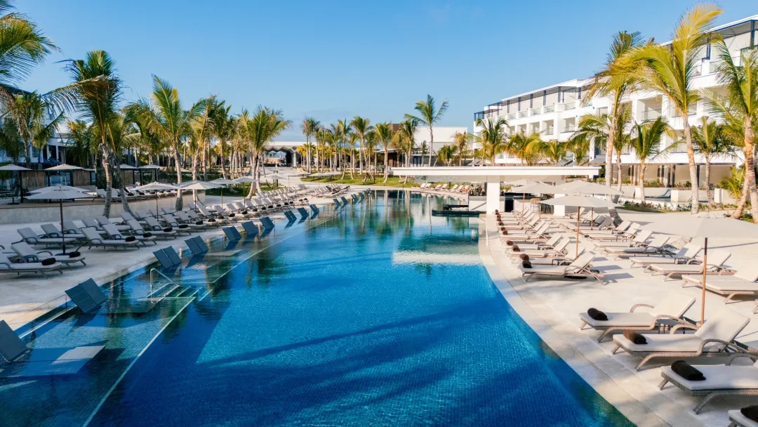 Odysseys Travel - Secrets Tides Punta Cana - Pool Lounge