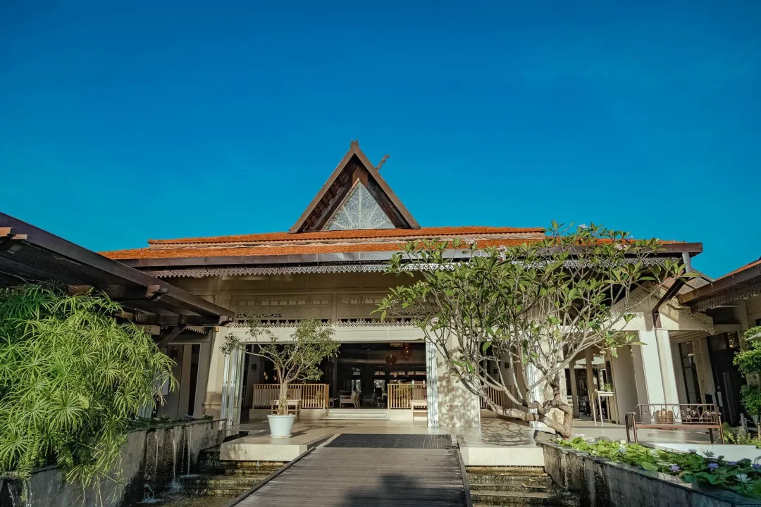 Pelangi-Beach-Resort-and-Spa-Langkawi-Hotel-Entrance
