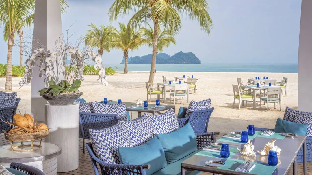 Four-Seasons-Resort-Langkawi-BEach-Dining