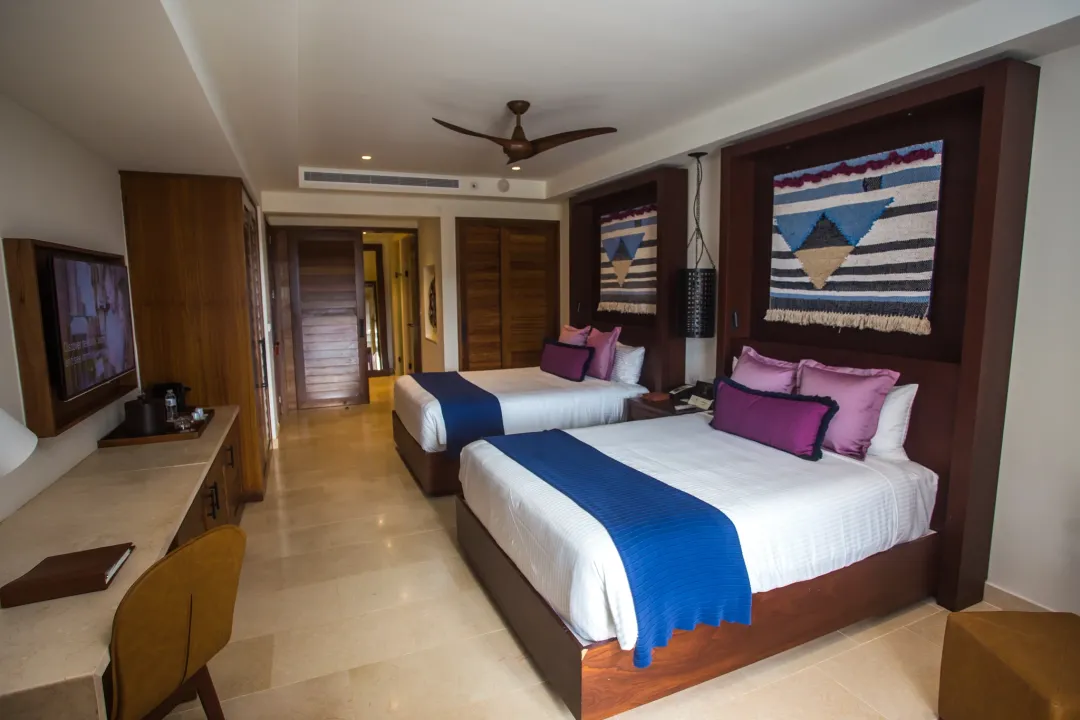 Junior Suite Partial Ocean View - Twin Bed