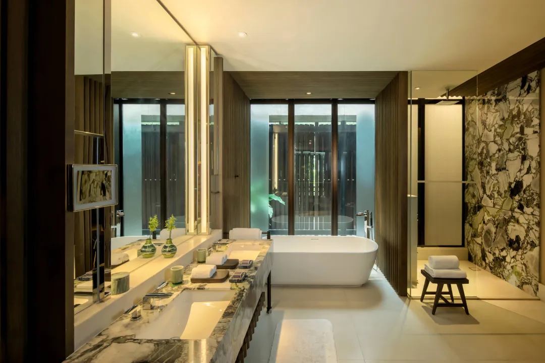 The-Ritz-Carlton-Langkawi-Deluxe-Room-Bathroom