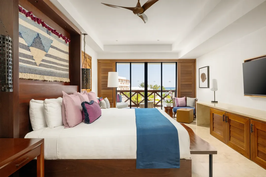 Junior Suite Ocean View - King Bed